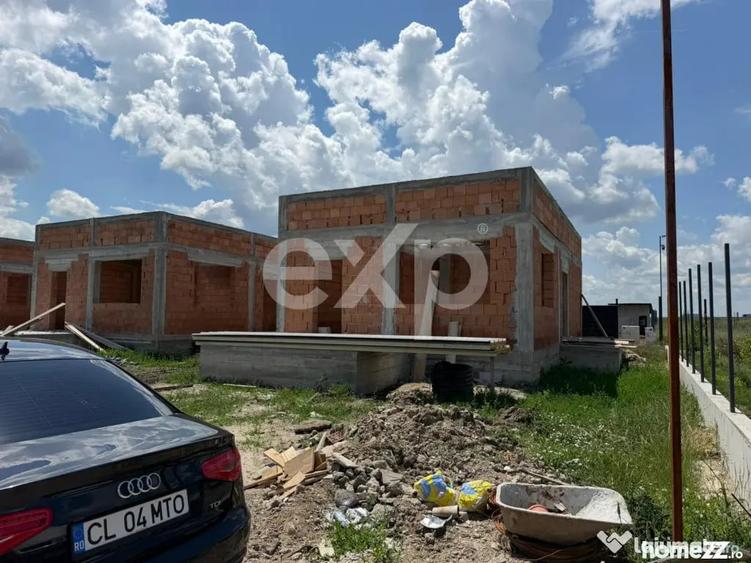 Casă cu 3 camere cu Teren 250 Mp în Clinceni
