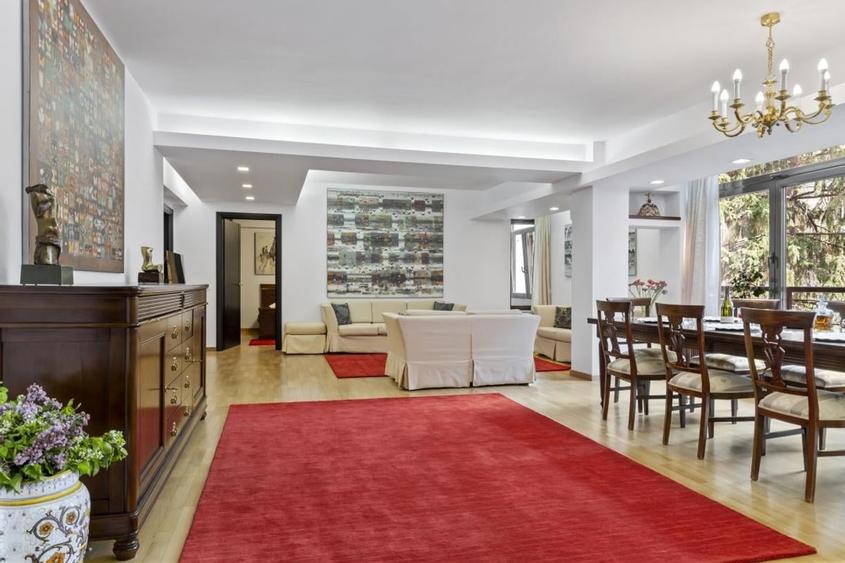 Apartament cu 3 camere semidecomandat, mobilat în Arcul de Triumf