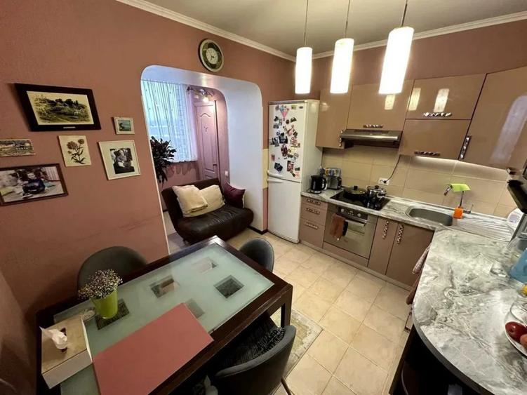 Apartament cu 2 camere decomandat în Basarab