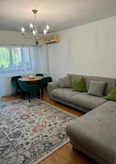 Apartament cu 3 camere decomandat în Alexandru Obregia