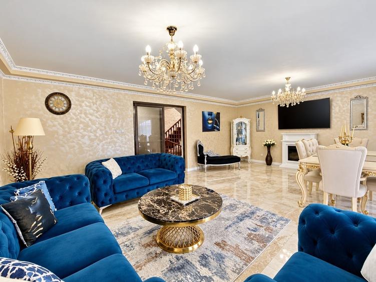 Casă cu 4 camere cu Garaj în Nord