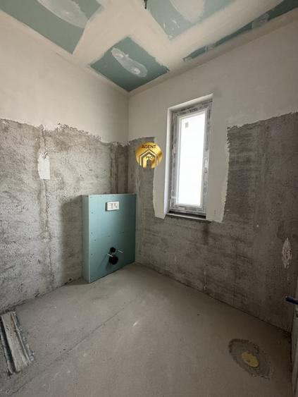 Casă cu 4 camere cu Canalizare în Otopeni
