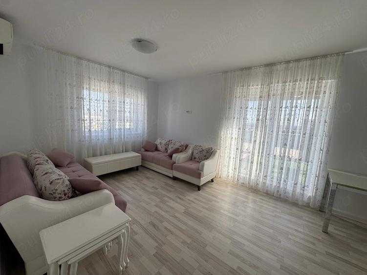 Apartament cu 3 camere semidecomandat în Titan