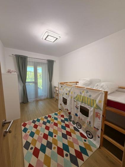 Apartament cu 3 camere decomandat în P-ta Presei Libere