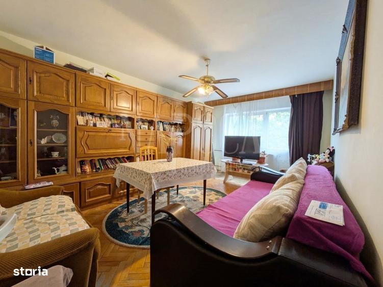 Apartament cu 3 camere decomandat în Iosia