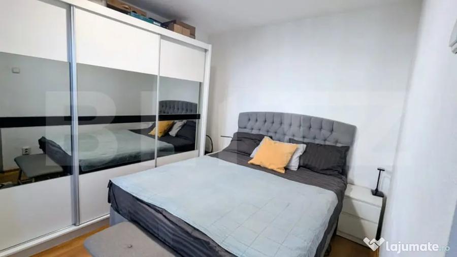 Apartament cu 2 camere semidecomandat în Cetate