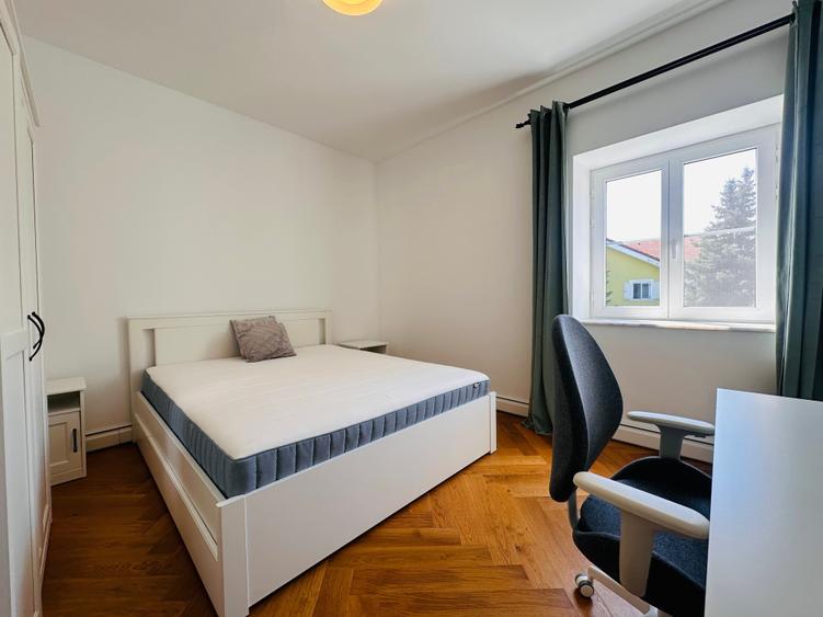 Duplex cu 5 camere cu Canalizare în Central