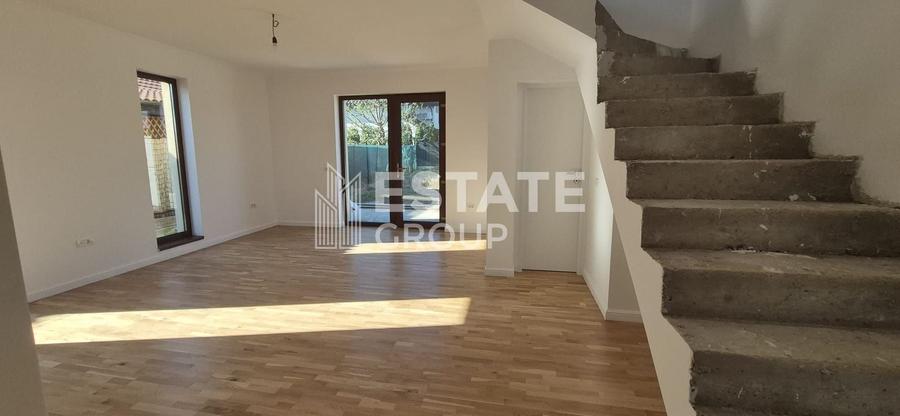 Duplex cu 3 camere cu Canalizare în Moșnița Nouă
