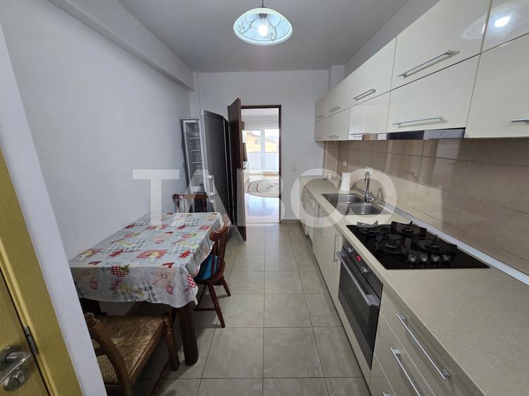 Apartament cu 3 camere decomandat, mobilat în Șelimbăr