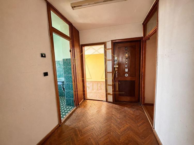 Apartament cu 3 camere decomandat în Olimpia-Stadion