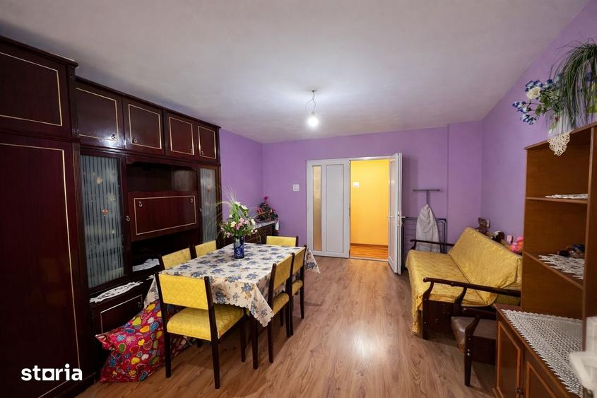 Apartament cu 3 camere decomandat în Central