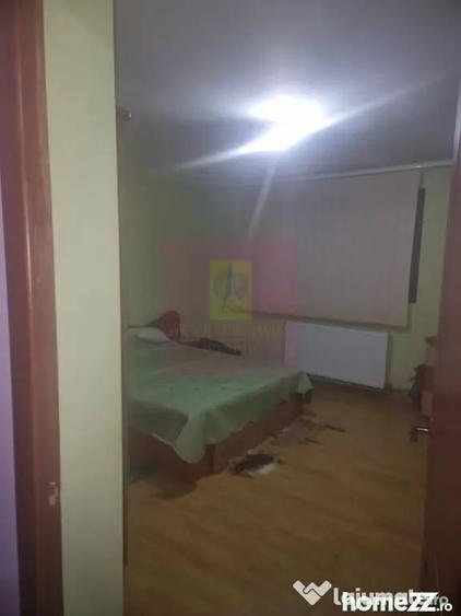 Casă cu 7 camere cu Teren 1500 Mp în Islaz