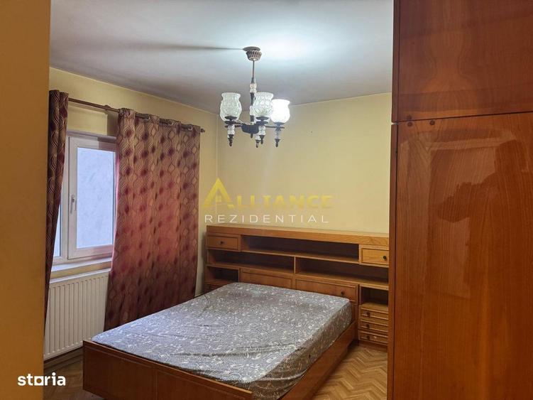 Apartament cu 3 camere, mobilat în Central — fotografia 1