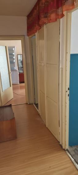 Apartament cu 3 camere semidecomandat în Exterior Vest