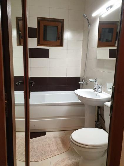 Apartament cu 2 camere semidecomandat în Podu Roș