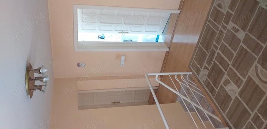 Casă cu 6 camere cu Teren 1122 Mp în Central