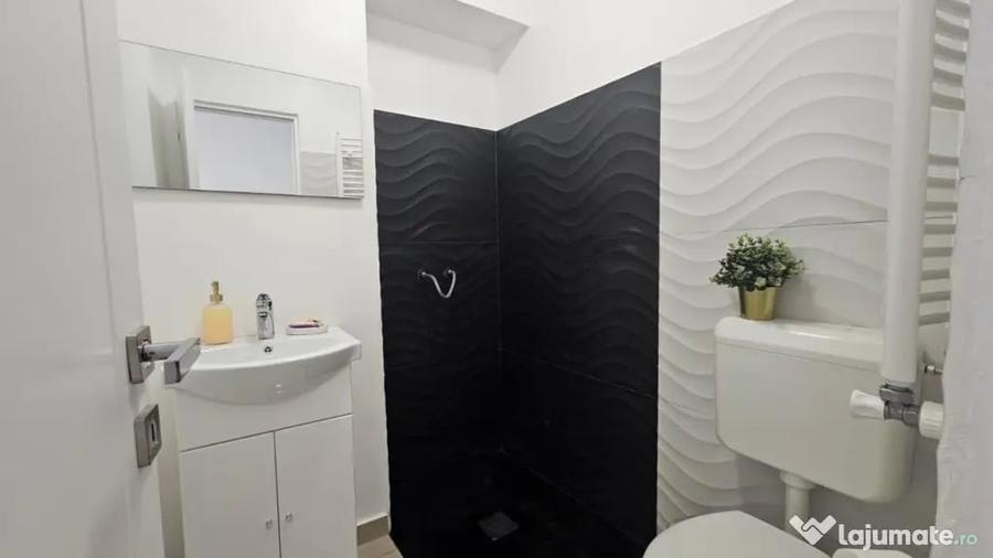 Apartament cu 4 camere decomandat în Aviatorilor