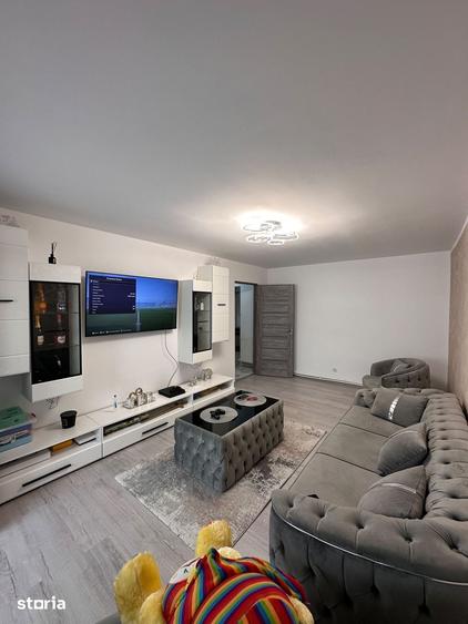 De vanzare apartament cu 3 camere si balcon, renovat, 70mp,etajul 2 - 9
