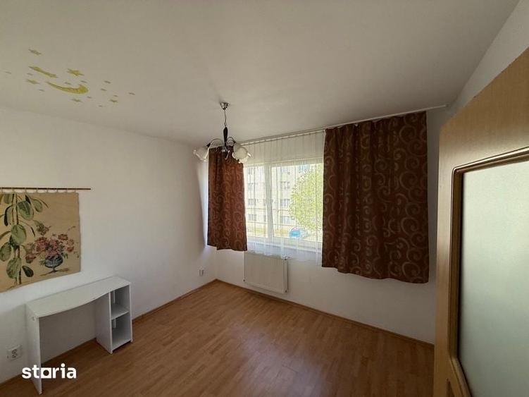 Inchiriez apartament cu 3 camere - 1