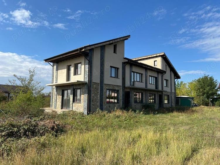 Domnesti- Clinceni - str.Fortului, duplex, P+ET+POD locuibil. - 20