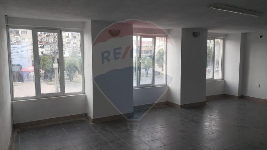 Spațiu comercial, de 120 mp, în Central