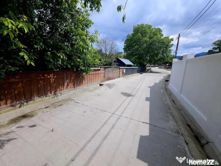 Casă cu 3 camere cu Teren 803 Mp în Bistrița
