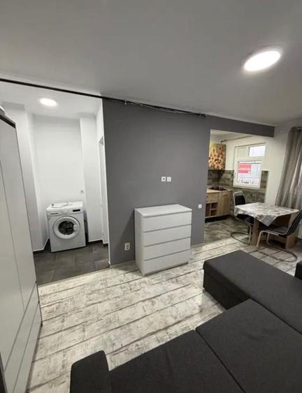 Garsonieră decomandată în Central