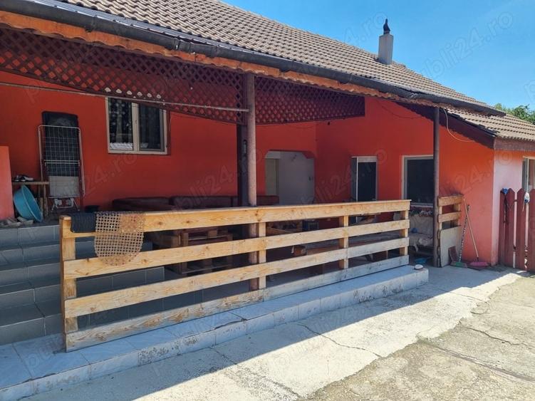 Casă cu 4 camere în Cernat