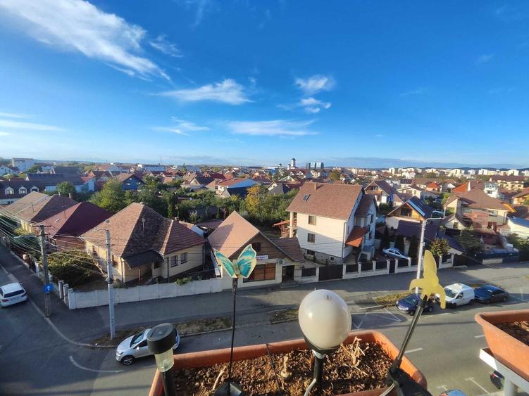 Apartament cu 3 camere decomandat în Calea Dumbrăvii