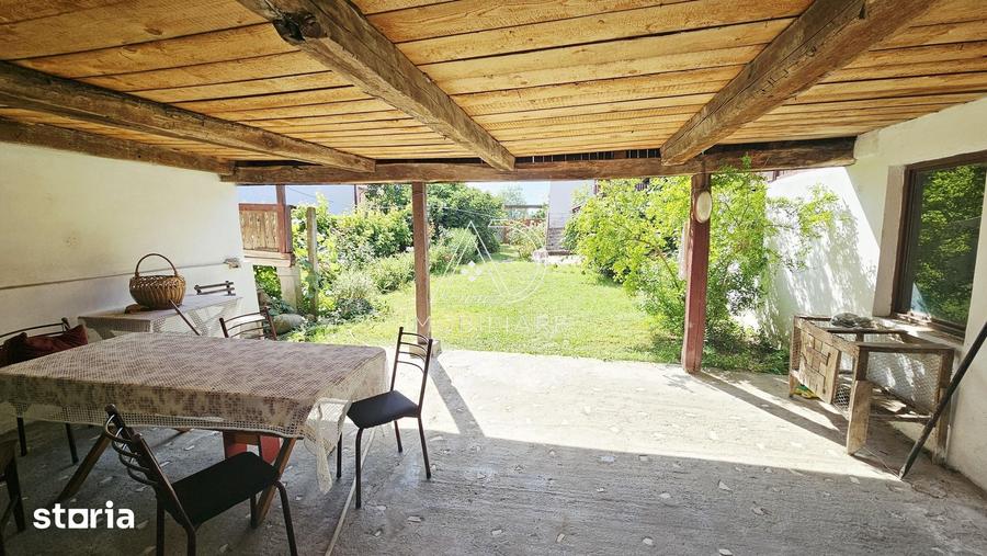 Casă cu 6 camere cu Teren 3250 Mp în Central