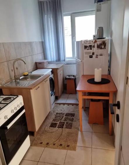 Apartament cu 2 camere decomandat, mobilat în Piața Unirii