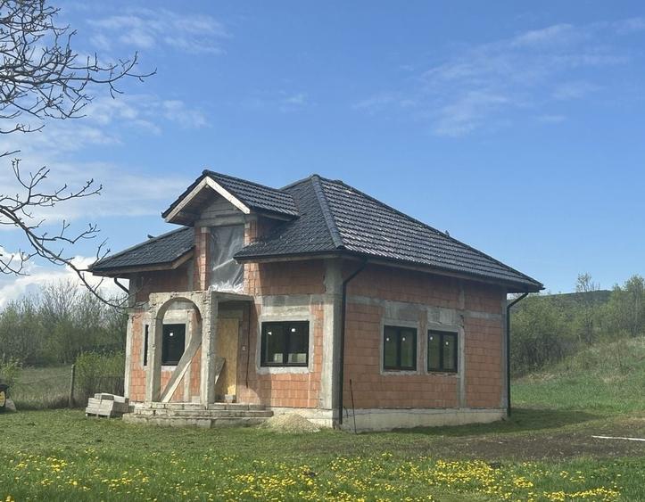 Casă cu 4 camere în Aiton
