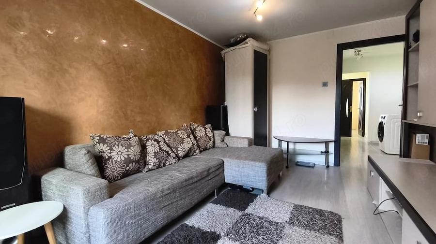 Apartament cu 2 camere decomandat în Micro 15