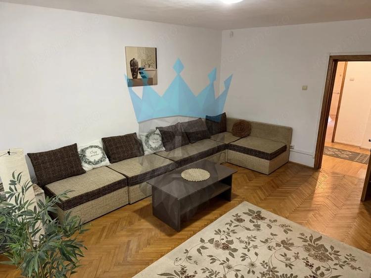 Apartament cu 3 camere decomandat în Splaiul Unirii