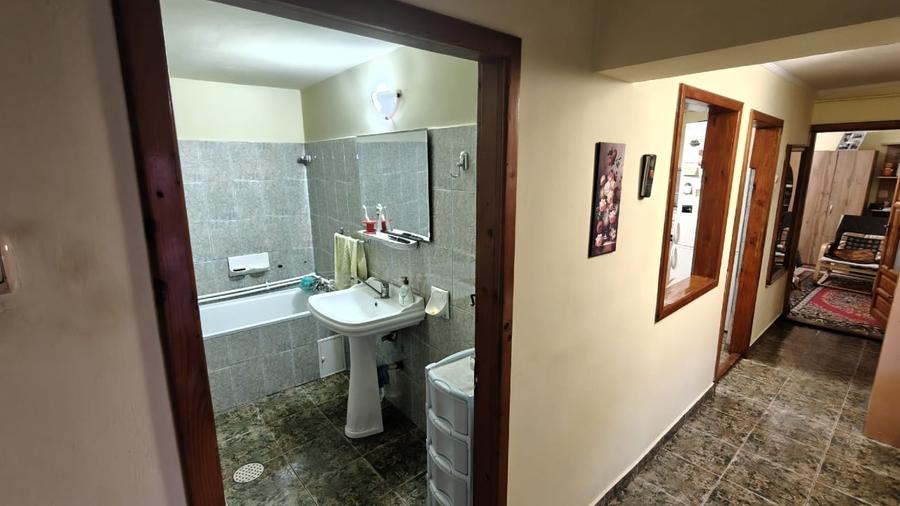 Casă individuală cu 3 camere cu Canalizare în Coiciu