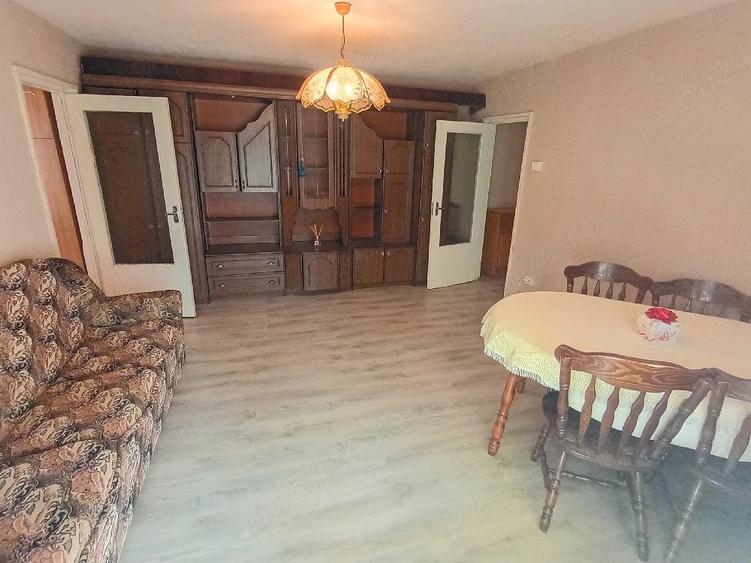 Apartament cu 2 camere semidecomandat în Girocului