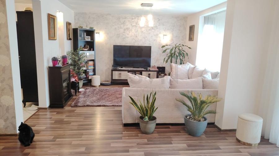 Casă individuală cu 6 camere cu Canalizare în Corbeanca