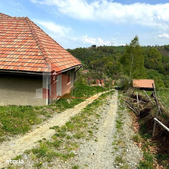 Casă cu 5 camere cu Canalizare în Bran