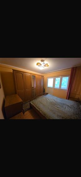 Apartament cu 3 camere decomandat în Crângași