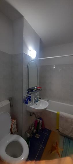 Apartament cu 3 camere decomandat în Drumul Taberei