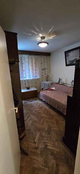 Apartament cu 2 camere semidecomandat în Pajura