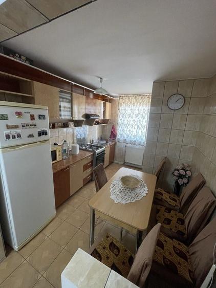 Apartament cu 3 camere semidecomandat în Kogălniceanu