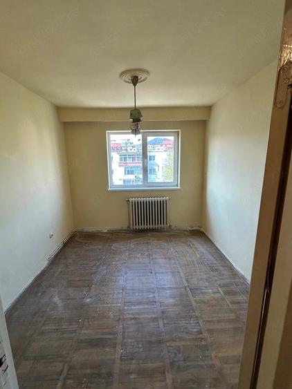 Vand apartament 3 camere Deva - 1