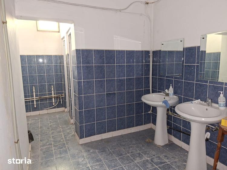 Spațiu comercial, de 180 mp, în Albert