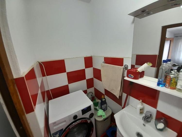 Apartament cu 3 camere decomandat, mobilat în Sud