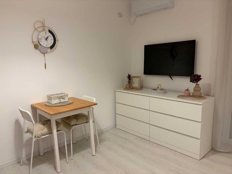 Apartament cu 2 camere decomandat în Apărătorii Patriei