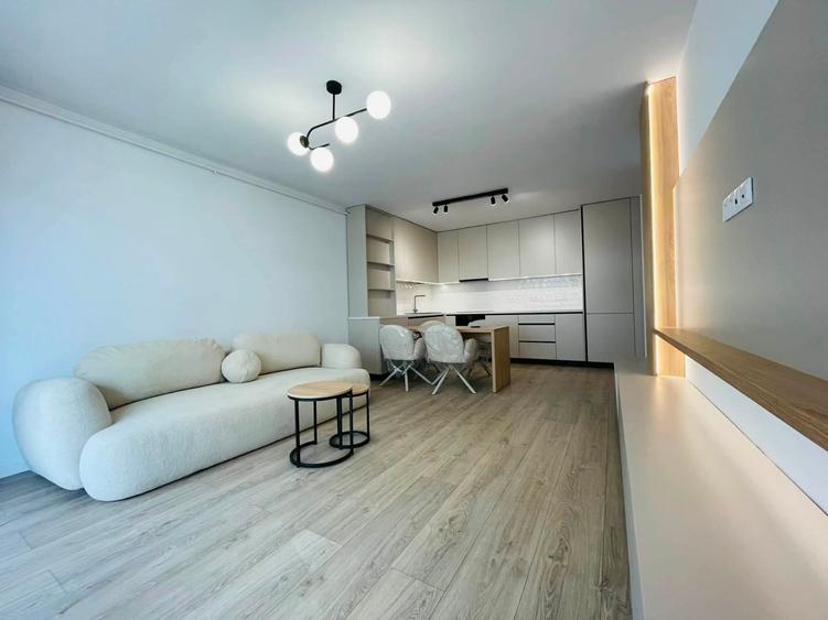 Apartament cu 2 camere semidecomandat, mobilat în Florești