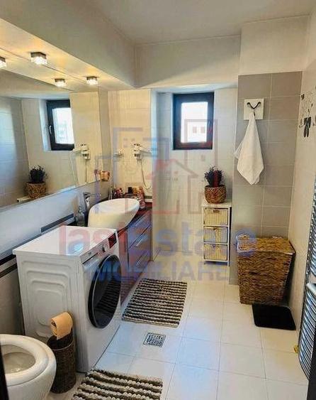Apartament cu 4 camere decomandat în Filiași