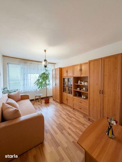 Apartament cu 3 camere decomandat, mobilat în Mircea cel Bătrân