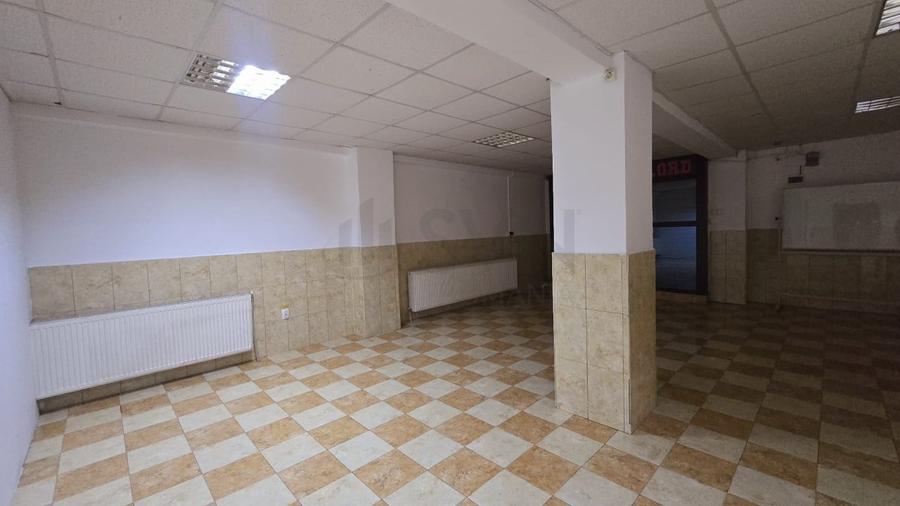 Casă individuală cu 10 camere cu Canalizare în 13 Septembrie